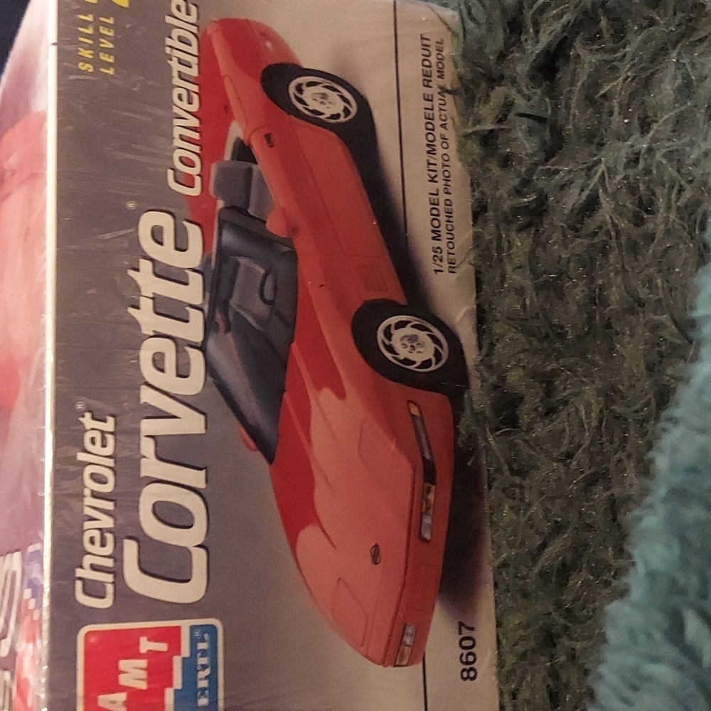 - Rare/ collectable model car kit. 1/25 model Chevrolet corvette. Deadstock